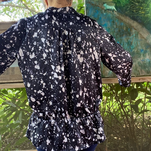 Michael Kors black with a white splatter paint pattern blouse. Size medium - Picture 3 of 10
